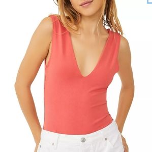 Free People v-Neck bodysuit color Electropop sz S NWT‎